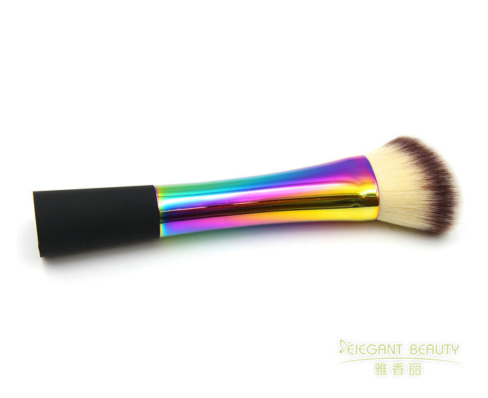 匠心獨運，這款化妝刷套裝讓美妝更精致