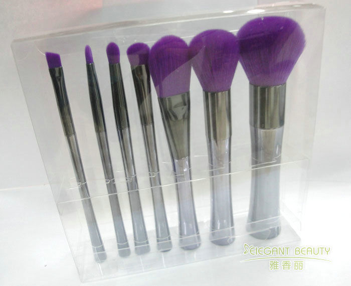 成套化妝刷一刷多用，提升化妝效率